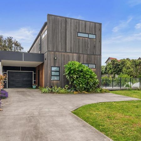 Sun And Serenity - Waikanae Beach Holiday Home Exterior photo