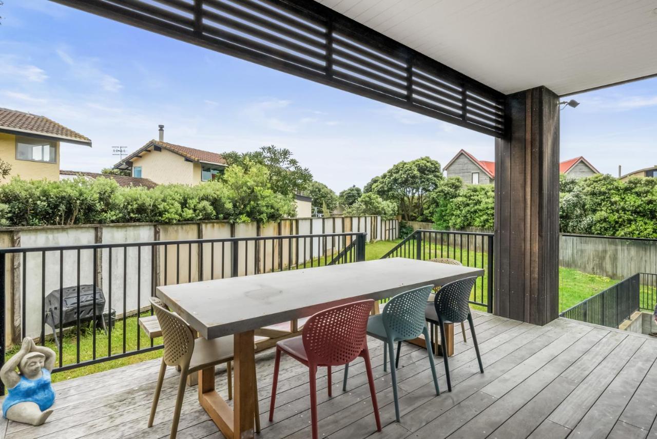 Sun And Serenity - Waikanae Beach Holiday Home Exterior photo